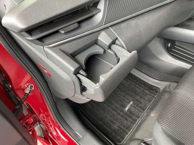 ノート  ニッサンコネクトナビ・SOSコールボタン・ETC車載器2.0・アラウンドビューモニター・インテリジェントルームミラー・BSW・BSI・RCTA・ワイヤレス充電器・ドライブレコーダー(F&R)(56枚目)