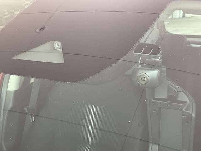 ノート  ニッサンコネクトナビ・SOSコールボタン・ETC車載器2.0・アラウンドビューモニター・インテリジェントルームミラー・BSW・BSI・RCTA・ワイヤレス充電器・ドライブレコーダー(F&R)(60枚目)