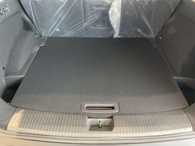 エクストレイル オーテック アドバンスドパッケージ e-4ORCE 雹害車/ニッサンコネクトナビゲーションシステム・SOSコール・インテリジェントルームミラー・アラウンドビューモニター・プロパイロット・左右後席温度調整独立制御エアコン・ワイヤレス充電器・ETC車載器(17枚目)