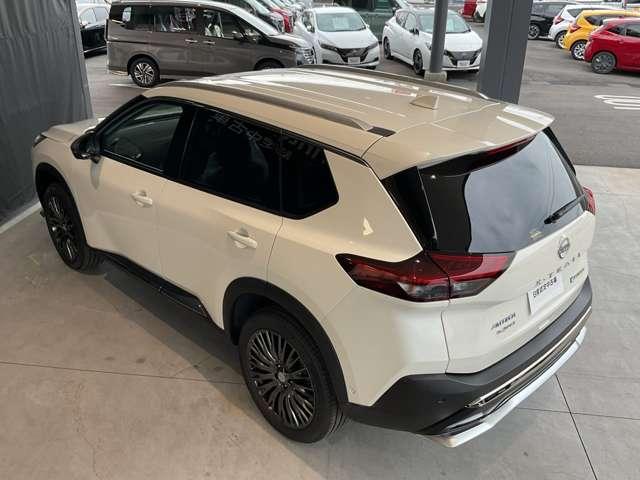 エクストレイル オーテック アドバンスドパッケージ e-4ORCE 雹害車/ニッサンコネクトナビゲーションシステム・SOSコール・インテリジェントルームミラー・アラウンドビューモニター・プロパイロット・左右後席温度調整独立制御エアコン・ワイヤレス充電器・ETC車載器(55枚目)