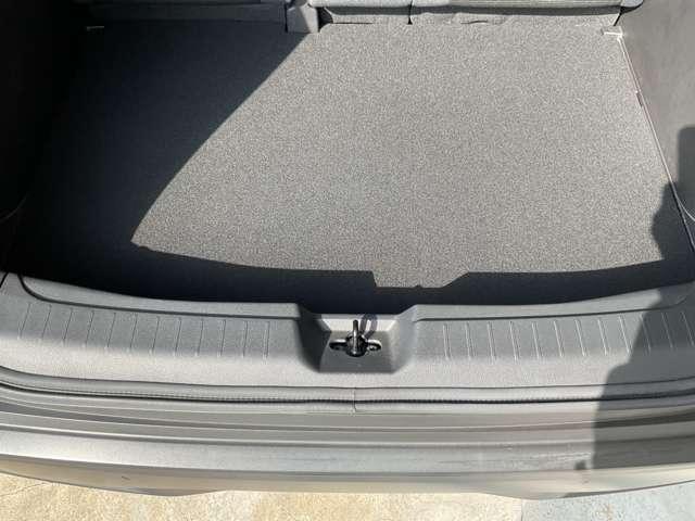 ノート 　純正メモリーナビ・ナビ取付パッケージ・アラモニ・ルームミラー・ＢＳＷ・ＢＳＩ・ＲＣＴＡ・リモコンドアミラー・インテリキー・ＬＥＤヘッドランプ・アダプティブＬＥＤヘッドライトシステム・ＬＥＤフォグランプ（18枚目）