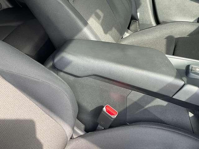 ノート 　純正メモリーナビ・ナビ取付パッケージ・アラモニ・ルームミラー・ＢＳＷ・ＢＳＩ・ＲＣＴＡ・リモコンドアミラー・インテリキー・ＬＥＤヘッドランプ・アダプティブＬＥＤヘッドライトシステム・ＬＥＤフォグランプ（25枚目）