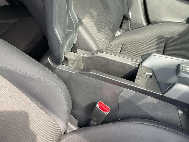 ノート 　純正メモリーナビ・ナビ取付パッケージ・アラモニ・ルームミラー・ＢＳＷ・ＢＳＩ・ＲＣＴＡ・リモコンドアミラー・インテリキー・ＬＥＤヘッドランプ・アダプティブＬＥＤヘッドライトシステム・ＬＥＤフォグランプ（26枚目）