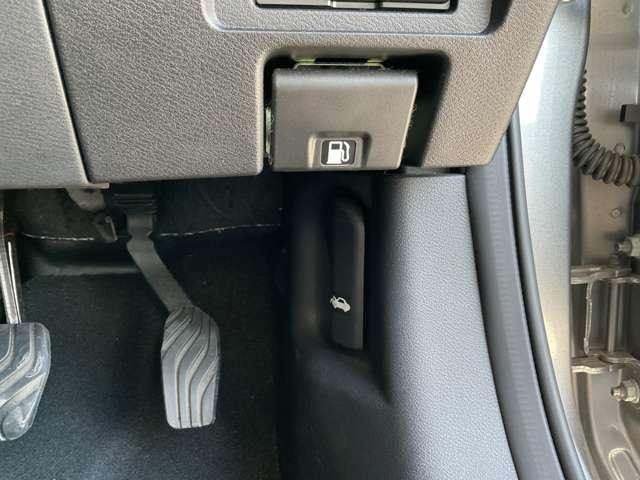 ノート 　純正メモリーナビ・ナビ取付パッケージ・アラモニ・ルームミラー・ＢＳＷ・ＢＳＩ・ＲＣＴＡ・リモコンドアミラー・インテリキー・ＬＥＤヘッドランプ・アダプティブＬＥＤヘッドライトシステム・ＬＥＤフォグランプ（39枚目）