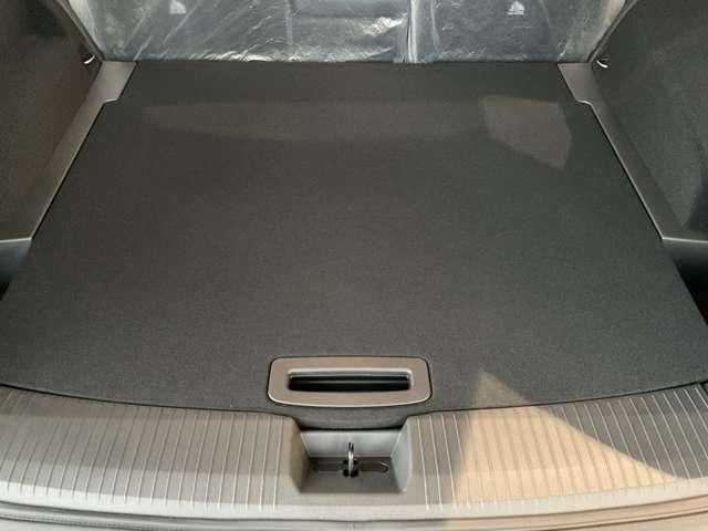 エクストレイル Ｇ　ｅ－４ＯＲＣＥ　雹害車／ＮＣナビ・ＥＴＣ２．０・ワイヤレス充電器・プロパイロット・ＳＯＳコール・　ＢＳＩ（後側方衝突防止支援システム）・ＢＳＷ（後側方車両検知警報）・ＲＣＴＡ（後退時車両検知警報）・アンビエントライト（17枚目）