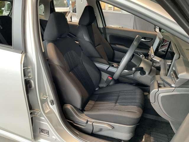 ノート 純正メモリーナビゲーション・インテリジェントルームミラー・インテリジェントアラウンドビューモニター・BSW+BSI+RCTA・ 16インチホイールカバー・オートエアコン・インテリジェントキー(2本)(5枚目)