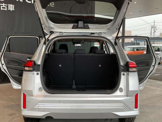 ノート 純正メモリーナビゲーション・インテリジェントルームミラー・インテリジェントアラウンドビューモニター・BSW+BSI+RCTA・ 16インチホイールカバー・オートエアコン・インテリジェントキー(2本)(18枚目)