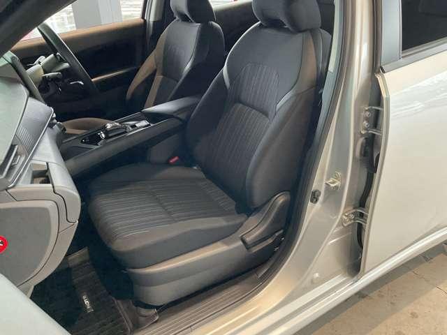 ノート 純正メモリーナビゲーション・インテリジェントルームミラー・インテリジェントアラウンドビューモニター・BSW+BSI+RCTA・ 16インチホイールカバー・オートエアコン・インテリジェントキー(2本)(19枚目)