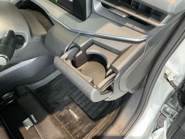 ノート 純正メモリーナビゲーション・インテリジェントルームミラー・インテリジェントアラウンドビューモニター・BSW+BSI+RCTA・ 16インチホイールカバー・オートエアコン・インテリジェントキー(2本)(40枚目)