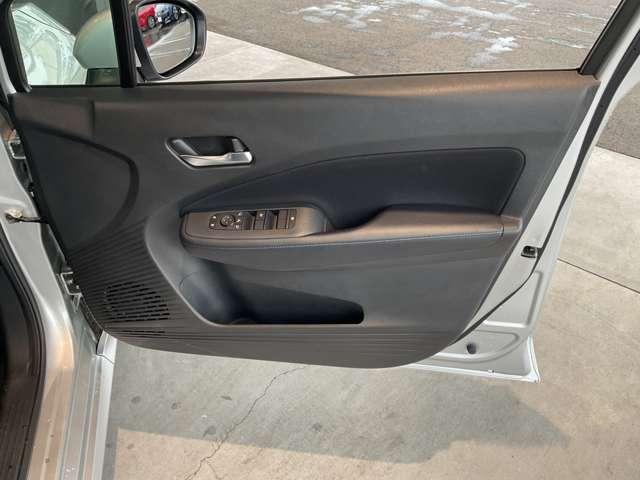 ノート 純正メモリーナビゲーション・インテリジェントルームミラー・インテリジェントアラウンドビューモニター・BSW+BSI+RCTA・ 16インチホイールカバー・オートエアコン・インテリジェントキー(2本)(43枚目)