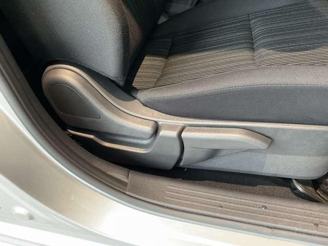 ノート 純正メモリーナビゲーション・インテリジェントルームミラー・インテリジェントアラウンドビューモニター・BSW+BSI+RCTA・ 16インチホイールカバー・オートエアコン・インテリジェントキー(2本)(45枚目)