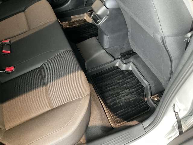 ノート 純正メモリーナビゲーション・インテリジェントルームミラー・インテリジェントアラウンドビューモニター・BSW+BSI+RCTA・ 16インチホイールカバー・オートエアコン・インテリジェントキー(2本)(48枚目)