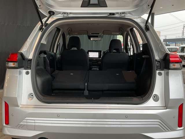 ノート 純正メモリーナビゲーション・インテリジェントルームミラー・インテリジェントアラウンドビューモニター・BSW+BSI+RCTA・ 16インチホイールカバー・オートエアコン・インテリジェントキー(2本)(49枚目)