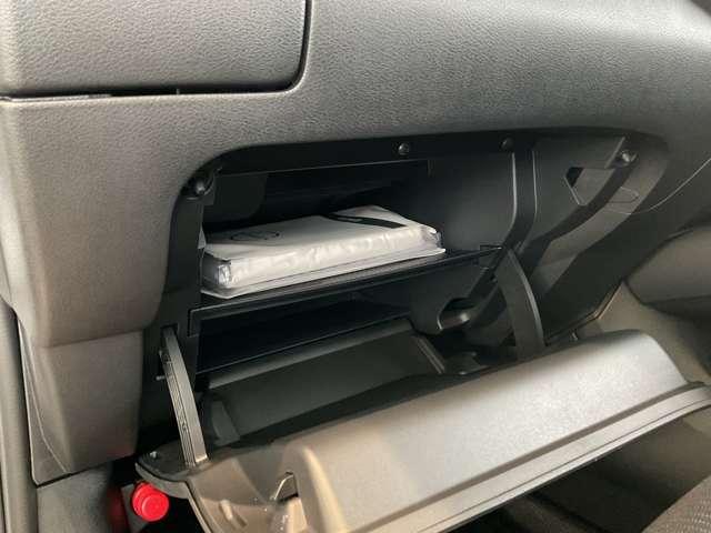 ノート 純正メモリーナビゲーション・インテリジェントルームミラー・インテリジェントアラウンドビューモニター・BSW+BSI+RCTA・ 16インチホイールカバー・オートエアコン・インテリジェントキー(2本)(56枚目)