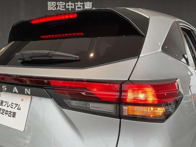 ノート 純正メモリーナビゲーション・インテリジェントルームミラー・インテリジェントアラウンドビューモニター・BSW+BSI+RCTA・ 16インチホイールカバー・オートエアコン・インテリジェントキー(2本)(67枚目)