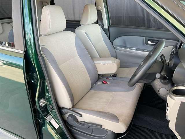 快適に運転できるドライブポジション！シートリフターもあるので無理のない運転姿勢がとれます。