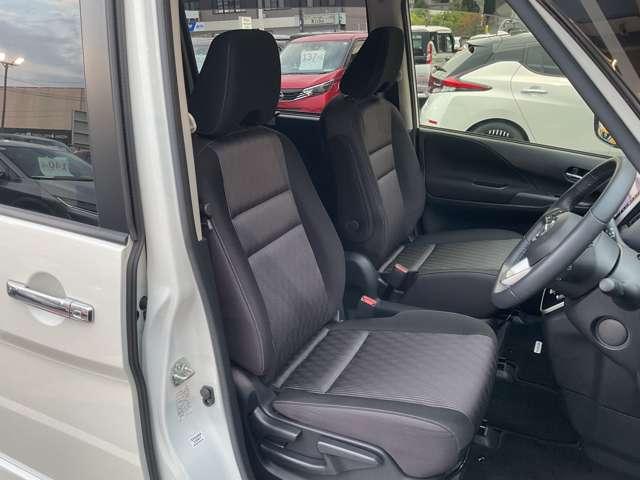 セレナ ２．０　ハイウェイスター　Ｖ　純正ナビ／オートデュアルエアコン／前方ドラ（5枚目）