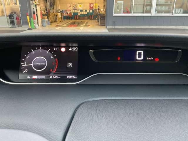 セレナ ２．０　ハイウェイスター　Ｖ　純正ナビ／オートデュアルエアコン／前方ドラ（6枚目）