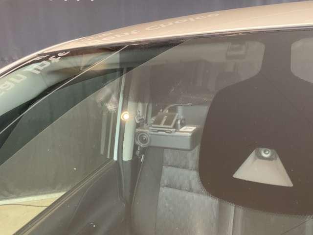 セレナ ２．０　ハイウェイスター　Ｖ　純正ナビ／オートデュアルエアコン／前方ドラ（10枚目）