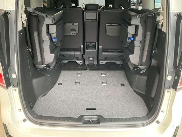 セレナ ２．０　ハイウェイスター　Ｖ　純正ナビ／オートデュアルエアコン／前方ドラ（16枚目）