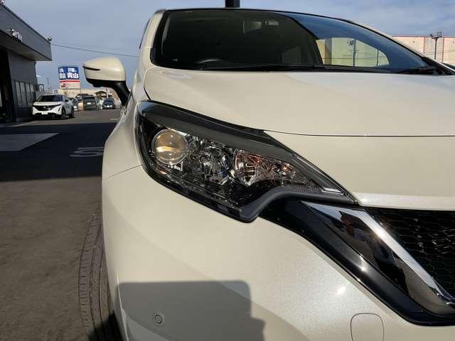 ノート X メモリーナビゲーション アラウンドビューモニター スマートルームミラー サイドカーテンエアバッグ インテリジェントキー アイドリングストップ プライバシーガラス ETC(16枚目)