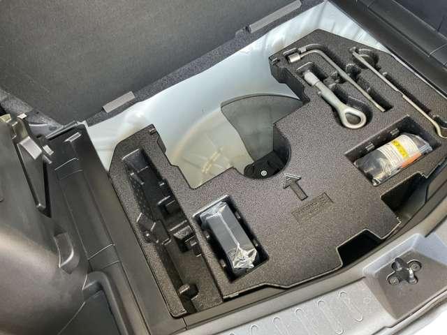 ノート X メモリーナビゲーション アラウンドビューモニター スマートルームミラー サイドカーテンエアバッグ インテリジェントキー アイドリングストップ プライバシーガラス ETC(17枚目)