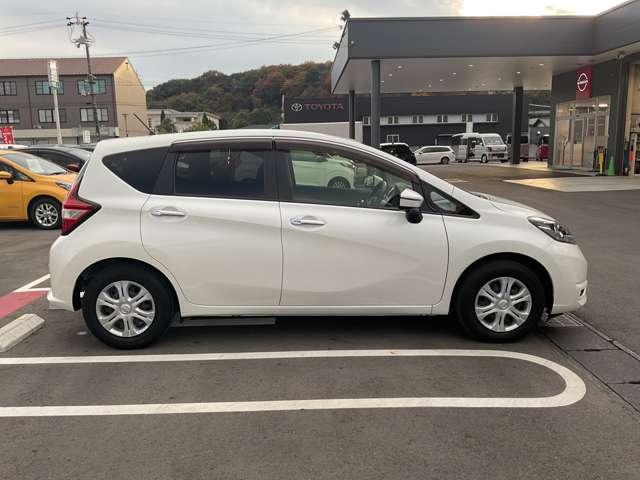 ノート X メモリーナビゲーション アラウンドビューモニター スマートルームミラー サイドカーテンエアバッグ インテリジェントキー アイドリングストップ プライバシーガラス ETC(45枚目)