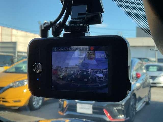 リーフ Ｘ　メーカーオプションナビ・１６インチアルミ・アラウンドビューモニター・前席シートヒーター・オートスピードコントロール・ＥＴＣ・社外製ドラレコ（Ｆ＆Ｒ）・セキュリティ＆セーフティーパックスタンダード（14枚目）