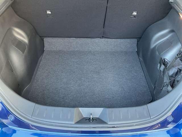 リーフ Ｘ　メーカーオプションナビ・１６インチアルミ・アラウンドビューモニター・前席シートヒーター・オートスピードコントロール・ＥＴＣ・社外製ドラレコ（Ｆ＆Ｒ）・セキュリティ＆セーフティーパックスタンダード（18枚目）