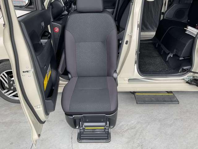 ルークス 後席左側オートステップ・乗降グリップ(助手席)・後席大型乗降グリップ(助手席側)・ハンズフリーオートスライドドア(両側)・インテリジェントルームミラー・SOSコールボタン・14インチアルミホイール(18枚目)