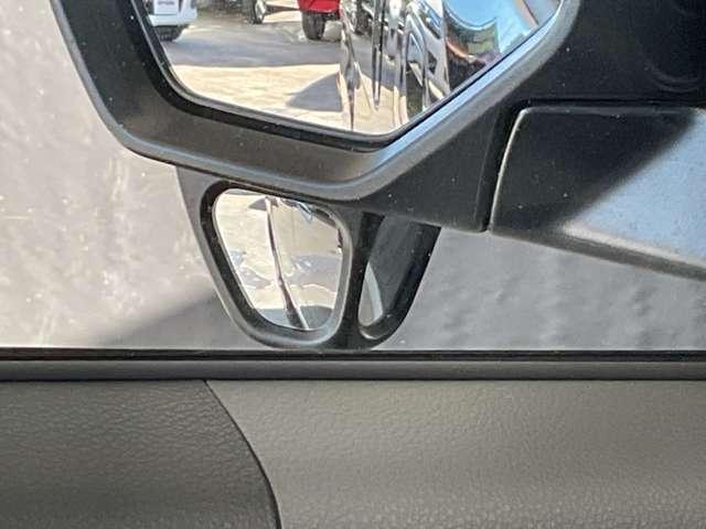 ����ȃA���_�[�~���[�B