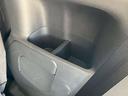 後席右側トリムトレイ。