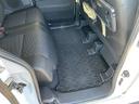 コンパクトな車ですが、後席も充分なスペースを確保しています。足元空間も広くリラックスしてドライブが楽しめます。