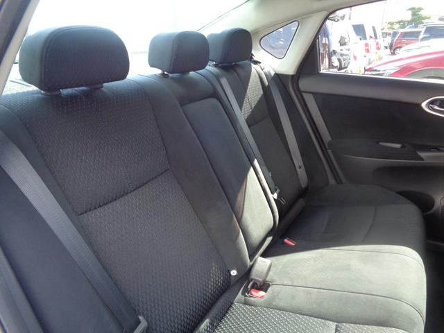 室内は禁煙車で気持ちの良い空間。