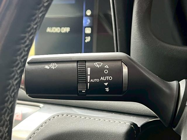 ＬＣ ＬＣ５００　Ｓパッケージ　カーボンルーフ　可変リアウイング　純正ナビ　フルセグＴＶ　バックカメラ　アルカンターラ＆本革　赤黒内装　コンビスポーツシート　ＥＴＣ　純正２１インチ鍛造アルミ　ＢＳＭ　レーダー探知機　ＬＥＤヘッド（34枚目）