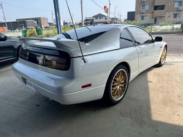 フェアレディＺ ３００ＺＸ　２ｂｙ２　Ｔバールーフ　ディーバールーフボード　４人乗り　ＲＡＹＳ１８インチアルミ　タイヤ４本新品　キーレス　オリジナルキー　トランクスポイラー　パワーシート　オートエアコン（8枚目）