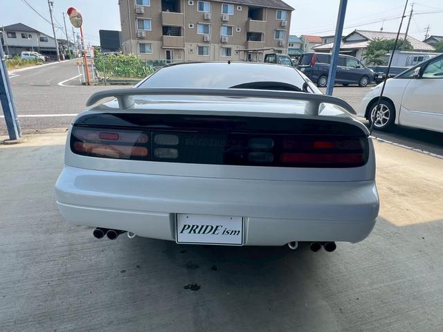 フェアレディＺ ３００ＺＸ　２ｂｙ２　Ｔバールーフ　ディーバールーフボード　４人乗り　ＲＡＹＳ１８インチアルミ　タイヤ４本新品　キーレス　オリジナルキー　トランクスポイラー　パワーシート　オートエアコン（9枚目）