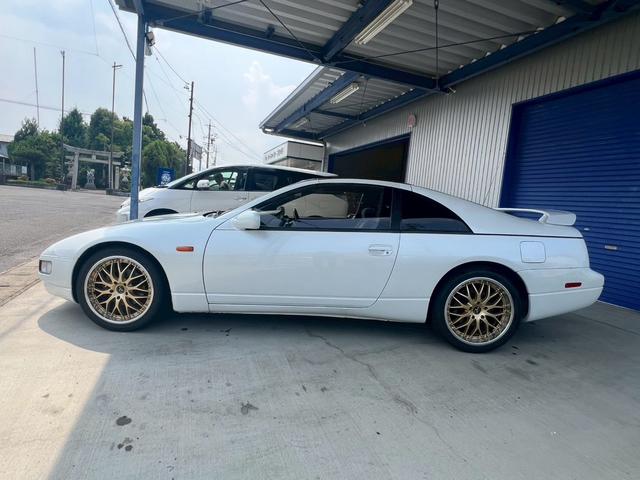フェアレディＺ ３００ＺＸ　２ｂｙ２　Ｔバールーフ　ディーバールーフボード　４人乗り　ＲＡＹＳ１８インチアルミ　タイヤ４本新品　キーレス　オリジナルキー　トランクスポイラー　パワーシート　オートエアコン（12枚目）
