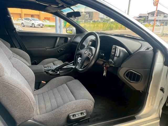 フェアレディＺ ３００ＺＸ　２ｂｙ２　Ｔバールーフ　ディーバールーフボード　４人乗り　ＲＡＹＳ１８インチアルミ　タイヤ４本新品　キーレス　オリジナルキー　トランクスポイラー　パワーシート　オートエアコン（19枚目）