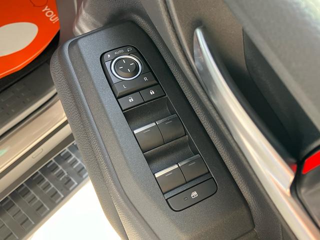 ランドクルーザー２５０ ＶＸ　丸型ＬＥＤヘッドライト　７人乗り　ムーンルーフ　デジタルインナーミラー　パワーバックドア　大型ディスプレイオーディオ　フルセグＴＶ　本革シート　トヨタセーフティセンス　ＥＴＣ２．０　ワンオーナー（20枚目）