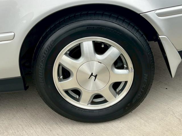 レジェンドクーペ β　フルノーマル車　パワーシート　オートエアコン　電動サンルーフ　チルド機能付き　メモリーシート　キーレス　ＳＯＮＹコンポ　後期モデル　ＥＴＣ　トランクスポイラー　オートアンテナ　イージークローザードア（6枚目）