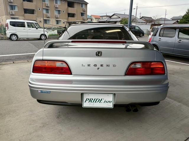 レジェンドクーペ β　フルノーマル車　パワーシート　オートエアコン　電動サンルーフ　チルド機能付き　メモリーシート　キーレス　ＳＯＮＹコンポ　後期モデル　ＥＴＣ　トランクスポイラー　オートアンテナ　イージークローザードア（9枚目）