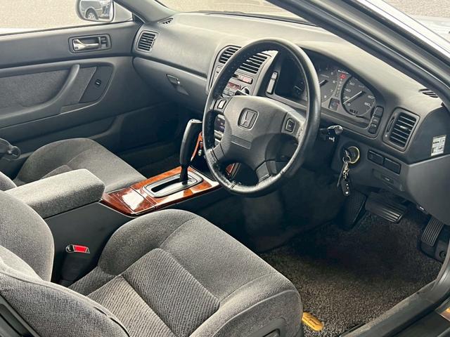 レジェンドクーペ β　フルノーマル車　パワーシート　オートエアコン　電動サンルーフ　チルド機能付き　メモリーシート　キーレス　ＳＯＮＹコンポ　後期モデル　ＥＴＣ　トランクスポイラー　オートアンテナ　イージークローザードア（22枚目）