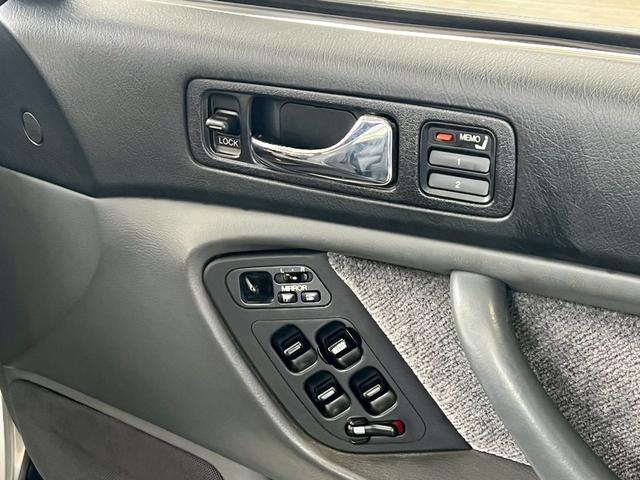 レジェンドクーペ β　フルノーマル車　パワーシート　オートエアコン　電動サンルーフ　チルド機能付き　メモリーシート　キーレス　ＳＯＮＹコンポ　後期モデル　ＥＴＣ　トランクスポイラー　オートアンテナ　イージークローザードア（23枚目）