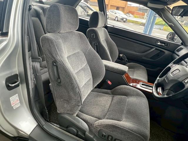 レジェンドクーペ β　フルノーマル車　パワーシート　オートエアコン　電動サンルーフ　チルド機能付き　メモリーシート　キーレス　ＳＯＮＹコンポ　後期モデル　ＥＴＣ　トランクスポイラー　オートアンテナ　イージークローザードア（26枚目）
