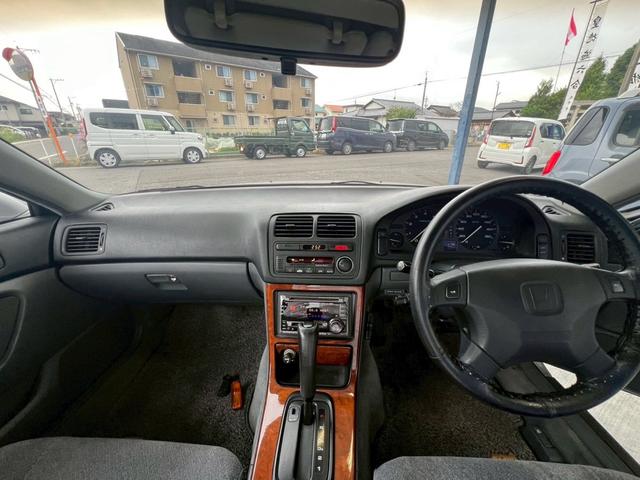 レジェンドクーペ β　フルノーマル車　パワーシート　オートエアコン　電動サンルーフ　チルド機能付き　メモリーシート　キーレス　ＳＯＮＹコンポ　後期モデル　ＥＴＣ　トランクスポイラー　オートアンテナ　イージークローザードア（29枚目）