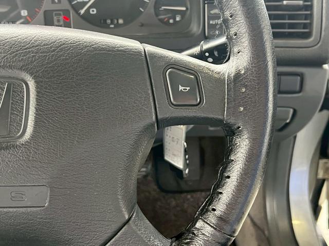 レジェンドクーペ β　フルノーマル車　パワーシート　オートエアコン　電動サンルーフ　チルド機能付き　メモリーシート　キーレス　ＳＯＮＹコンポ　後期モデル　ＥＴＣ　トランクスポイラー　オートアンテナ　イージークローザードア（32枚目）