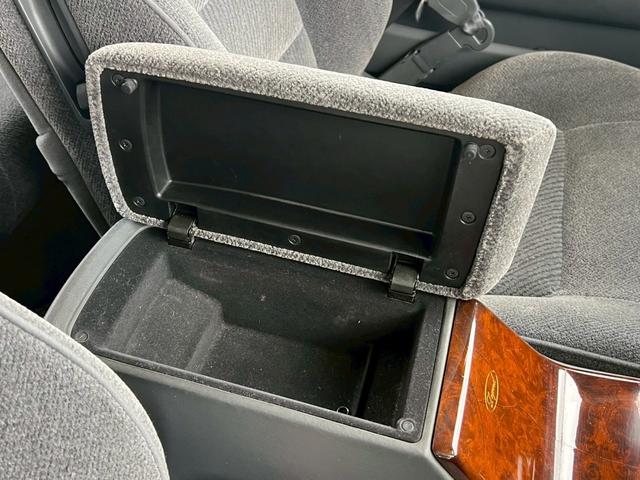 レジェンドクーペ β　フルノーマル車　パワーシート　オートエアコン　電動サンルーフ　チルド機能付き　メモリーシート　キーレス　ＳＯＮＹコンポ　後期モデル　ＥＴＣ　トランクスポイラー　オートアンテナ　イージークローザードア（40枚目）