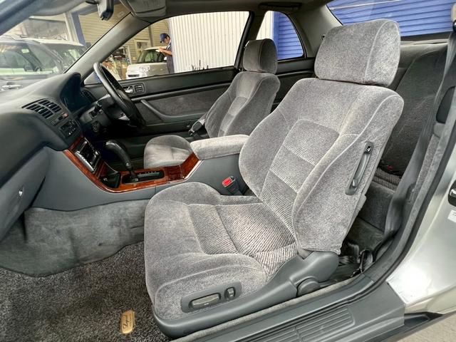 レジェンドクーペ β　フルノーマル車　パワーシート　オートエアコン　電動サンルーフ　チルド機能付き　メモリーシート　キーレス　ＳＯＮＹコンポ　後期モデル　ＥＴＣ　トランクスポイラー　オートアンテナ　イージークローザードア（42枚目）