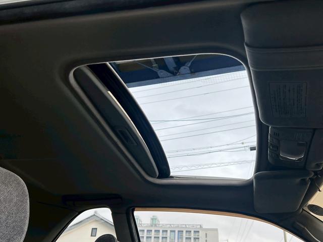 レジェンドクーペ β　フルノーマル車　パワーシート　オートエアコン　電動サンルーフ　チルド機能付き　メモリーシート　キーレス　ＳＯＮＹコンポ　後期モデル　ＥＴＣ　トランクスポイラー　オートアンテナ　イージークローザードア（61枚目）